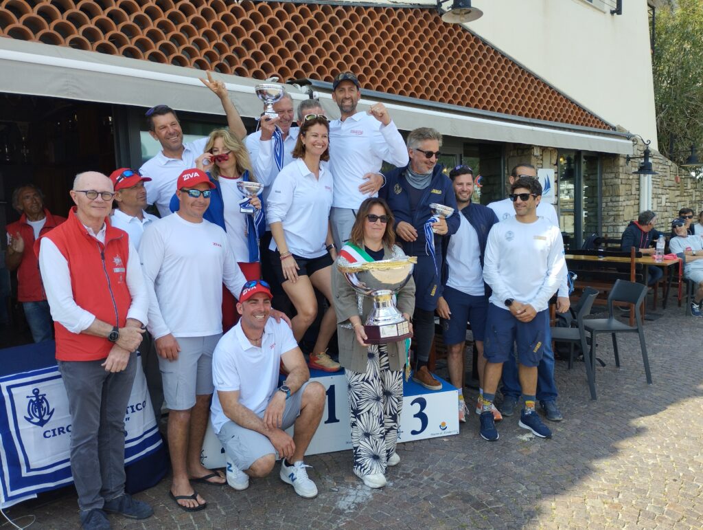 Victoire de Charles de Bourbon des Deux-Siciles 8 Smeralda 888- Trofeo Luigi Carpaneda - Alassio