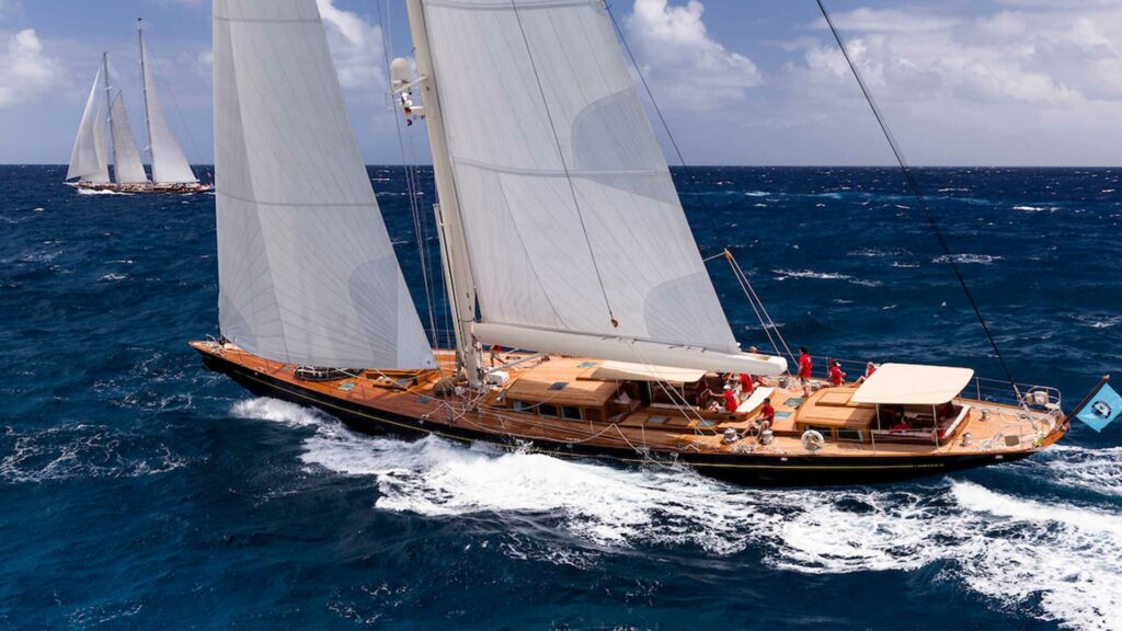 Les couleurs du Y.C.M. représentées dans les Caraïbes 2 Bucket Regatta – Saint-Barthélemy
