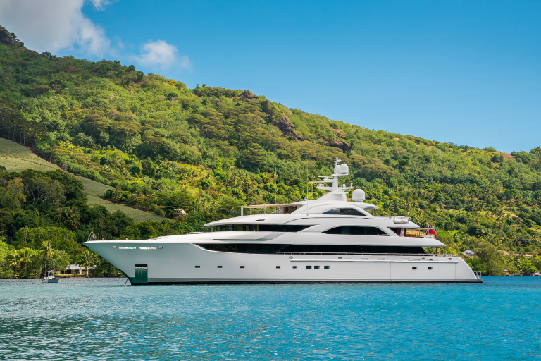 La Belle Classe 2 superyacht en exploration