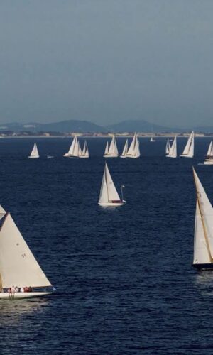 Les membres du Y.C.M. à l’honneur à la Porquerolle’s Classic. Pour sa 23e édition, l’un des plus grands rendez-vous méditerranéens dédiés aux bateaux classiques a réuni un plateau record de 65 unités dans la rade d’Hyères. Parmi elles, Encounter de Bart Weduwer décroche une belle 2e place en Classique Marconi R tandis que Lys de Patrick Boccard termine 8e en Classique Marconi A.