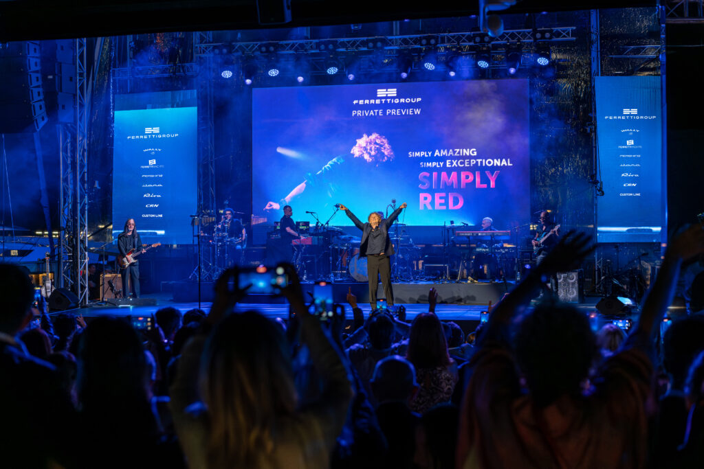 Ferretti Group célèbre la 10e édition de son « Private Preview » à Monaco avec un concert de Simply Red, en avant-goût de la tournée mondiale des 40 ans du groupe 5 Ferretti Group Private Preview 2025 - Main Image