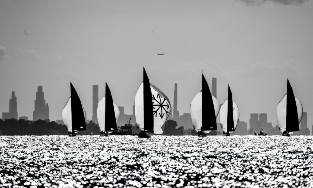 Basil Vasiliou du Y.C.M. dans le top 5 mondial sur Jane Ann 1 6 Metre World Championship – Oyster Bay - New York