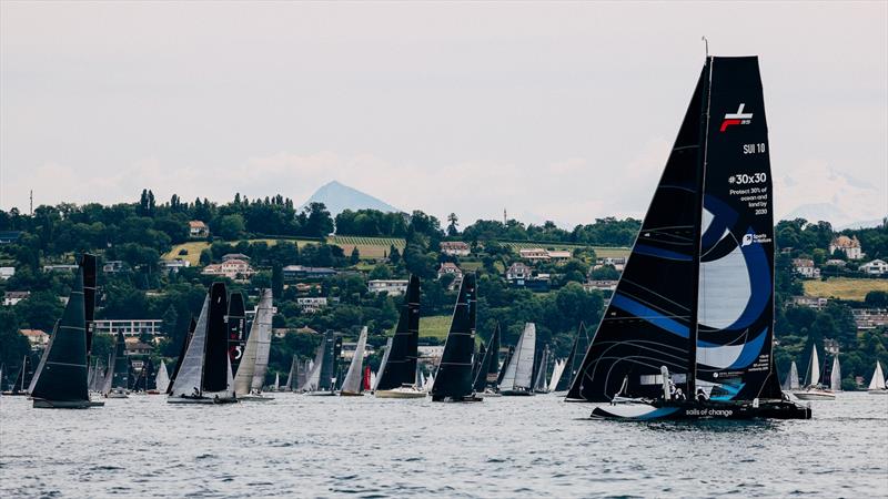 Esteban Garcia monte sur le podium de la Genève-Rolle-Genève en TF35 3 TF35 – Genève-Rolle-Genève